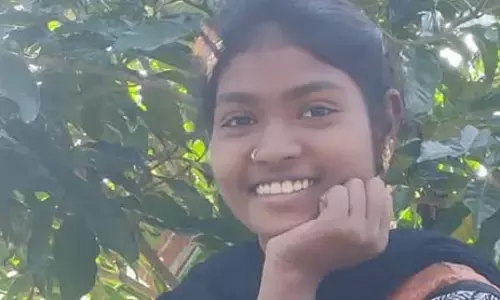 ఫ్లాష్​...ఫ్లాష్​...శ్రీ చైతన్య కాలేజీ విద్యార్థి ఆత్మహత్య