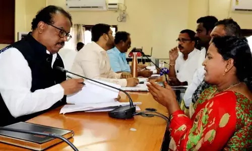 ప్రజావాణికి హాజరుకాని అధికారులపై చర్యలు: కలెక్టర్ ఎస్ వెంకట్రావు