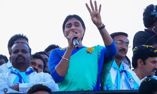 ముత్తిరెడ్డి కాదు కబ్జా రెడ్డి.. ప్రజా ప్రస్థాన పాదయాత్రలో వైఎస్ షర్మిల