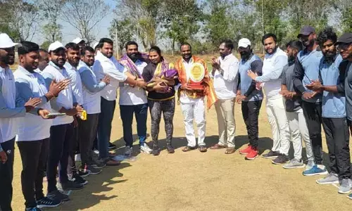 క్రీడల్లో గెలుపోటములు సహజం : గొల్లపల్లి కౌన్సిలర్ చెన్నం అశోక్
