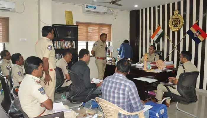 భూ ఆక్రమణదారులపై ఇకపై డేగ కన్ను: ఎస్పీ భూ ఆక్రమణదారులపై ఇకపై డేగ కన్ను: ఎస్పీ