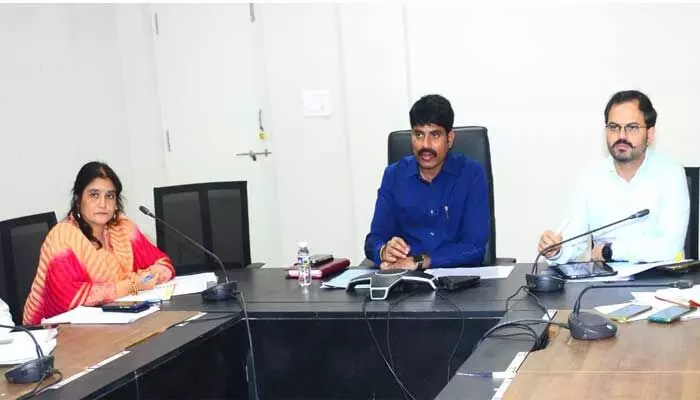 మార్చిలోపు ఉపాధి హామీ పనులు పూర్తి చేయాలి : కలెక్టర్ నారాయణ రెడ్డి మార్చిలోపు ఉపాధి హామీ పనులు పూర్తి చేయాలి : కలెక్టర్ నారాయణ రెడ్డి