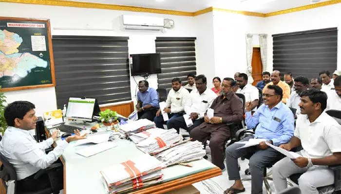 ఎమ్మెల్సీ ఎన్నికల నిర్వహణకు సహకరించాలి: కలెక్టర్ రవినాయక్ ఎమ్మెల్సీ ఎన్నికల నిర్వహణకు సహకరించాలి: కలెక్టర్ రవినాయక్