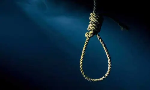 అప్పుల బాధతో యువరైతు ఆత్మహత్య..
