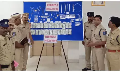 అంతరాష్ట్ర గజదొంగ అరెస్ట్