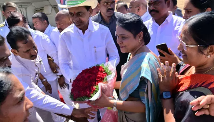 కొండగట్టు ఆలయంలో సీఎం కేసీఆర్ ప్రత్యేక పూజలు కొండగట్టు ఆలయంలో సీఎం కేసీఆర్ ప్రత్యేక పూజలు