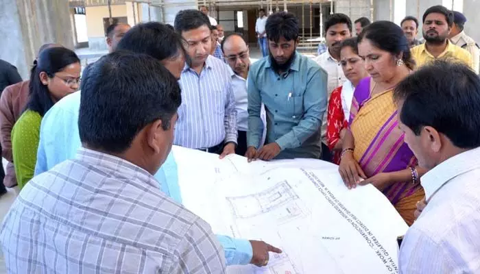 మార్చి 10 వరకు కలెక్టరేట్ నిర్మాణం పూర్తి చేయండి: ఎమ్మెల్యే పద్మా దేవేందర్ రెడ్డి మార్చి 10 వరకు కలెక్టరేట్ నిర్మాణం పూర్తి చేయండి: ఎమ్మెల్యే పద్మా దేవేందర్ రెడ్డి