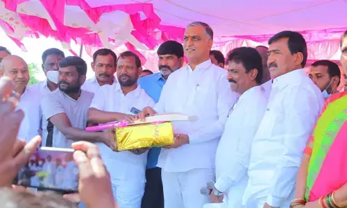 క్రికెట్ స్టేడియం కోసం క్రీడాకారుల ఎదురుచూపులు
