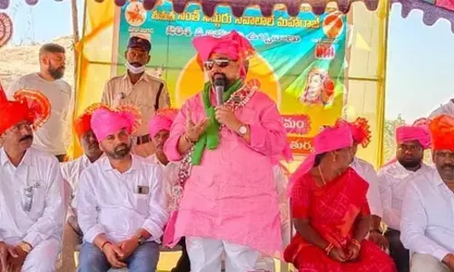 గిరిజనుల అభివృద్ధికి ప్రభుత్వం కృషి : గొంగిడి మహేందర్ రెడ్డి