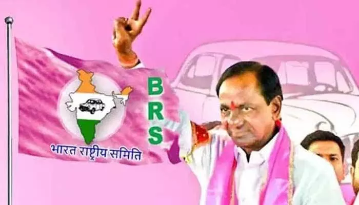 రేపే సీఎం కేసీఆర్ జన్మదినం.. పోటాపోటీ ర్యాలీలకు సిద్ధమైన రెండు వర్గాలు..? రేపే సీఎం కేసీఆర్ జన్మదినం.. పోటాపోటీ ర్యాలీలకు సిద్ధమైన రెండు వర్గాలు..?