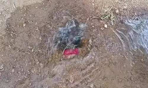 శాయంపేటలో వృధాగా పోతున్న మిషన్ భగీరథ నీరు..