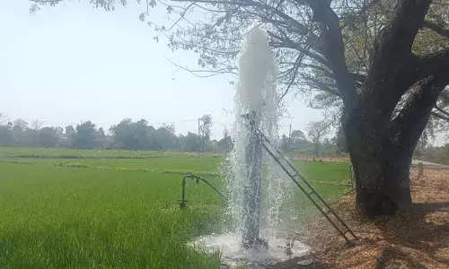 ఇదీ ఫౌంటెన్ కాదు.. మిషన్ భగీరథ పైప్ లైన్