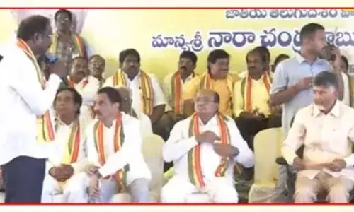 Chandrababuకు కార్యకర్త నుంచి ఊహించని ప్రశ్న.. తల ఊపుతూ నవ్వుకున్న అధినేత