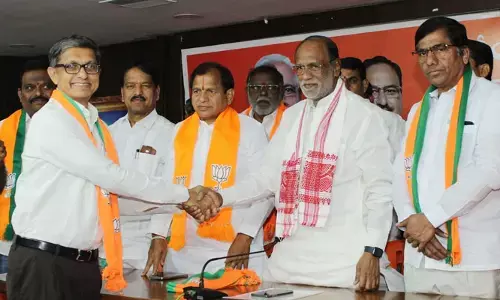 బీజేపీలో చేరిన జయప్రకాష్ నారాయణ సోదరుడు