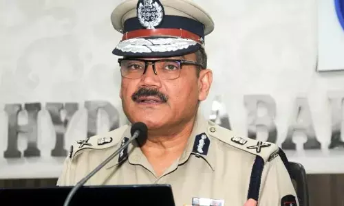 రైళ్లలో నేరాలను నియంత్రించాలి: DGP Anjani Kumar​