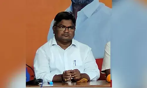 కేసీఆర్, గువ్వల.. పిచ్చాస్పత్రిలో చెక్ చేయించుకోండి..  ఎస్సీ మోర్చా జాతీయ కార్యదర్శి కుమార్