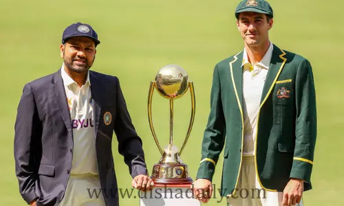 IND vs AUS: టాస్ ఓడిన భారత్.. ప్లేయింగ్ లెవన్ నుండి సూర్య ఔట్