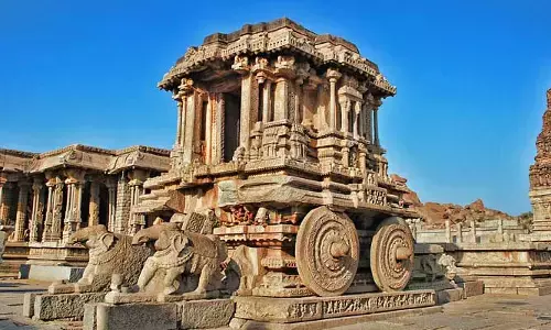 ఆ ఆలయంలో ఎన్నో అంతుచిక్కని రహస్యాలు.. మిస్టరీని ఛేదించలేకపోయిన శాస్త్రవేత్తలు..