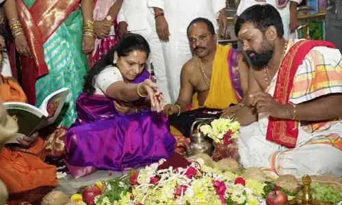 అమ్మవారి ఆశీస్సులతో రాష్ట్రం సుఖసంతోషాలతో ఉండాలి: ఎమ్మెల్సీ కవిత