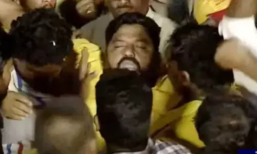 Breaking: చంద్రబాబు సభలో స్పృహ కోల్పోయిన కార్యకర్త