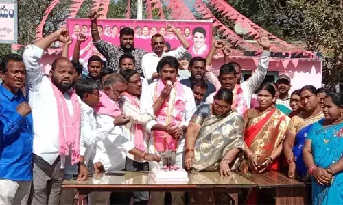 ఘనంగా సీఎం కేసీఆర్ జన్మదిన వేడుకలు..