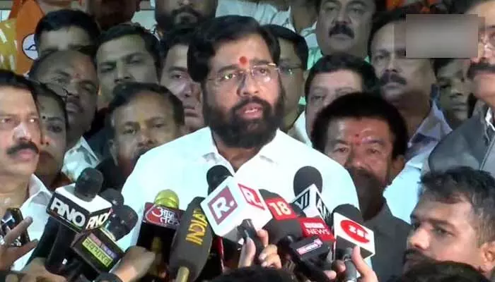 మేం దొంగలమా...? మీరేం మాట్లాడుతున్నారో మీకైనా అర్థమవుతుందా? : సీఎం మేం దొంగలమా...? మీరేం మాట్లాడుతున్నారో మీకైనా అర్థమవుతుందా? : సీఎం