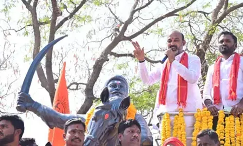 రజాకార్ల పాలనను తరిమికొడదాం : బండి సంజయ్