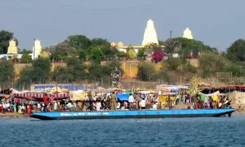 శివరాత్రి రోజు విషాదం..పట్టిసీమ వద్ద గోదావరిలో ముగ్గురు గల్లంతు