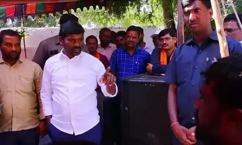 ఇంకా ముప్పై ఏళ్లు అధికారం నాదే..! నీవు ఏడికిపోయినా నిన్నొదలా..!! (Video)