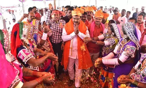 గిరిజన భవనాలు విజ్ఞాన కేంద్రాలుగా వెలుగొందుతాయి: మంత్రి నిరంజన్ రెడ్డి