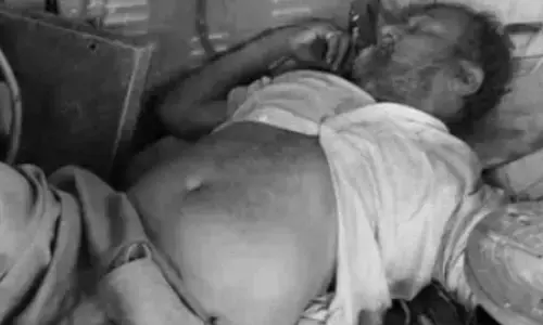 ఒంటరి జీవితం గడపలేక వ్యక్తి ఆత్మహత్య..