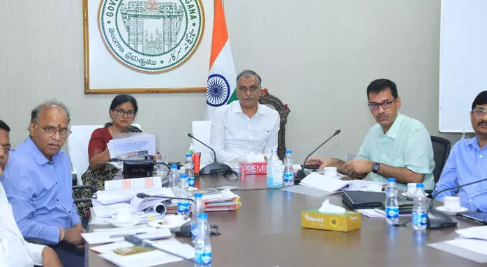 రోడ్డు ప్రమాదాల నివారణకు పటిష్ట చర్యలు చేపట్టాలి : మంత్రి హరీష్ రావు రోడ్డు ప్రమాదాల నివారణకు పటిష్ట చర్యలు చేపట్టాలి : మంత్రి హరీష్ రావు