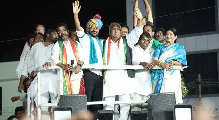 ఎన్నికల మేనిఫెస్టోలో జర్నలిస్టుల సమస్యలు : రేవంత్ రెడ్డి ఎన్నికల మేనిఫెస్టోలో జర్నలిస్టుల సమస్యలు : రేవంత్ రెడ్డి