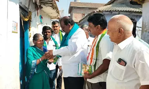 ఇంటికో ఉద్యోగం ఏమాయే..?