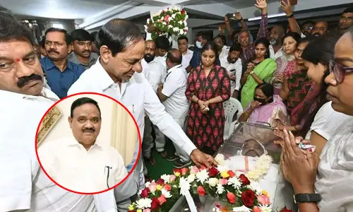 అధికార పార్టీలో కుల వివక్ష.. సాయన్న అంత్యక్రియల్లో సీఎంకు వ్యతిరేకంగా నినాదాలు!