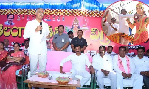 నర్లంగి గడ్డలో తెలంగాణ తల్లి విగ్రహాన్ని ఆవిష్కరణ