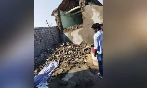 మట్టిగోడ కూలి అన్నదమ్ముల దుర్మరణం..