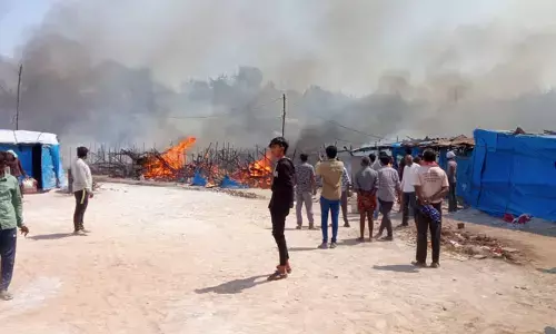 శాన్వి కన్స్ట్రక్షన్ లో గుడిసెలు దగ్ధం