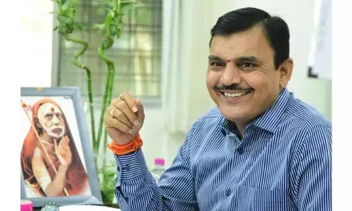 ఆర్థిక మద్దతు పథకాల లక్ష్యాలను పూర్తి చేయండి: కలెక్టర్ డాక్టర్ శరత్