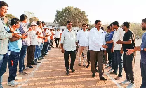 టీఎన్జీవో ఆధ్వర్యంలో అట్టహాసంగా ప్రారంభమైన క్రీడలు..