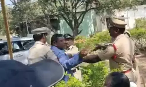 నా పైనే చెయ్యేస్తారా.. నేనెవరనుకుంటున్నావ్.. పోలీసులపై బీఎస్పీ నేత