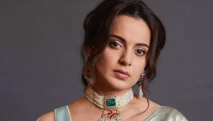 Kangana Ranaut: అవార్డులన్నీ మాఫియానే కొల్లగొడుతుందంటున్న కంగన Kangana Ranaut: అవార్డులన్నీ మాఫియానే కొల్లగొడుతుందంటున్న కంగన