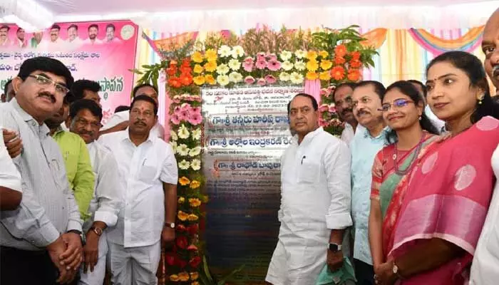 ప్రజల సంక్షేమాభివృద్ధి దిశగా ప్రభుత్వ చర్యలు : మంత్రి అల్లోల ఇంద్రకరణ్రెడ్డి ప్రజల సంక్షేమాభివృద్ధి దిశగా ప్రభుత్వ చర్యలు : మంత్రి అల్లోల ఇంద్రకరణ్రెడ్డి