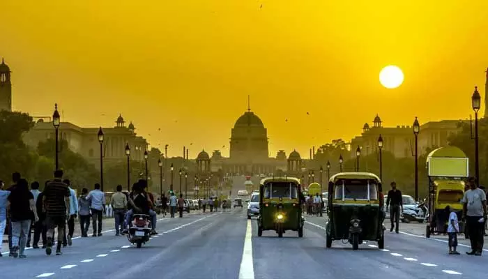దేశంలో రోజుకో రాజకీయ వేడి దేశంలో రోజుకో రాజకీయ వేడి
