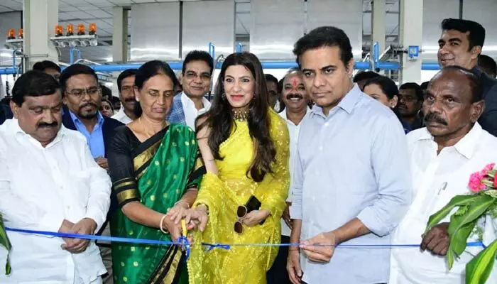 త్వరలో మానుఫ్యాక్చరింగ్ పరిశ్రమలు రావొచ్చు : మంత్రి కేటీఆర్ త్వరలో మానుఫ్యాక్చరింగ్ పరిశ్రమలు రావొచ్చు : మంత్రి కేటీఆర్