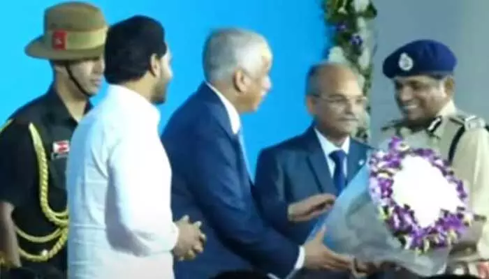 Ap New Governor అబ్దుల్ నజీర్కు ఘన స్వాగతం Ap New Governor అబ్దుల్ నజీర్కు ఘన స్వాగతం