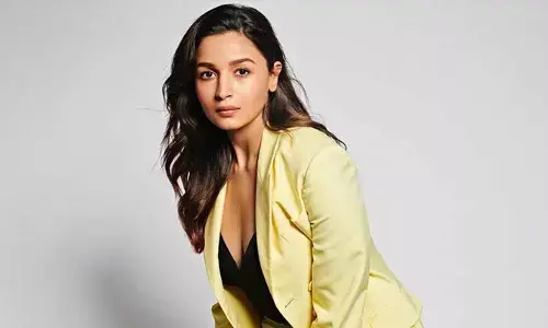 Alia Bhat: అలియా ప్రైవేట్ ఫొటోలు తీసిన గుర్తుతెలియని వ్యక్తులు.. బాలీవుడ్ ఫైర్