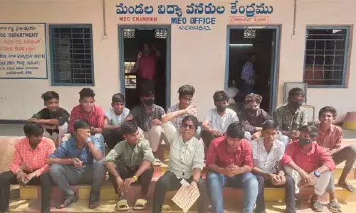 అనుమతులు లేని అక్షర ది ప్లాంట్ కార్పొరేట్ స్కూల్ సీజ్ చేయాలి : ఎఐపీఎస్ యూ నాయకులు