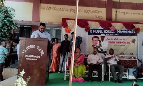 చక్కగా చదువుకొని ఉన్నత శిఖరాలకు ఎదగాలి..