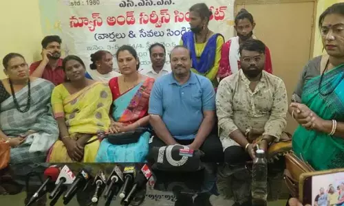 షర్మిల, శంకర్ నాయక్ బహిరంగంగా క్షమాపణ చెప్పండి: ట్రాన్స్ జెండర్స్